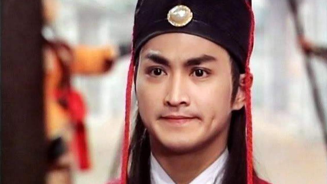 乌鸦|“展昭”何家劲遇到麻烦了，吃饭遇到了“乌鸦哥”和“断水流大师兄”