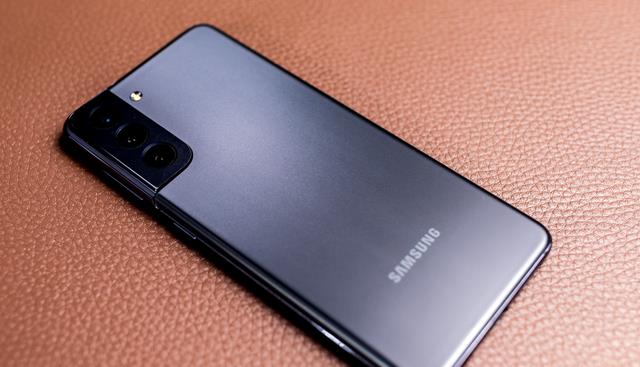 三星|三星GalaxyS21：8+256G降1800收尾，对比国产你会怎么选？
