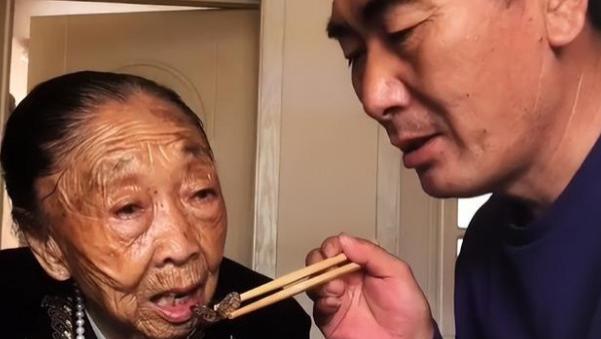 李玉成|85岁马玉琴身体亮红灯，丈夫却联手继子圈钱，直言想离婚离不了