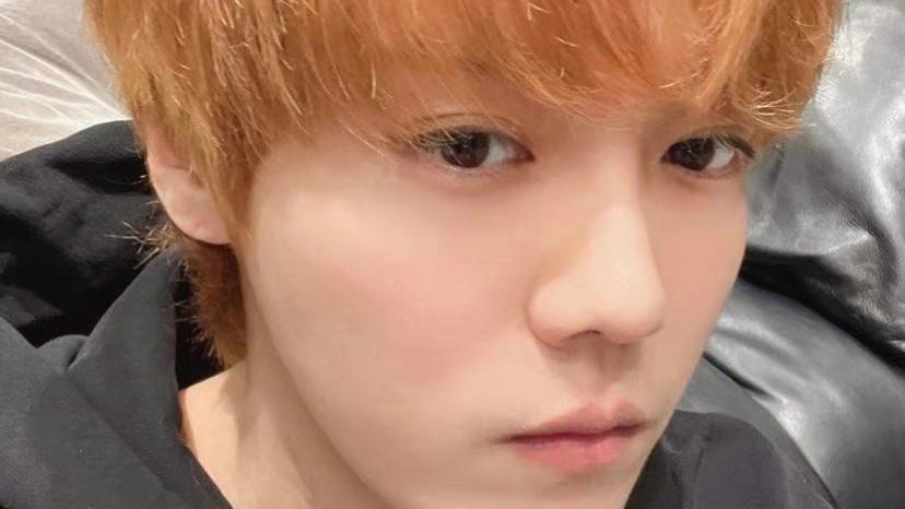 鹿晗|鹿晗更新近照，黄发抢眼颜值帅气，曾经的顶流为何快要销声匿迹？