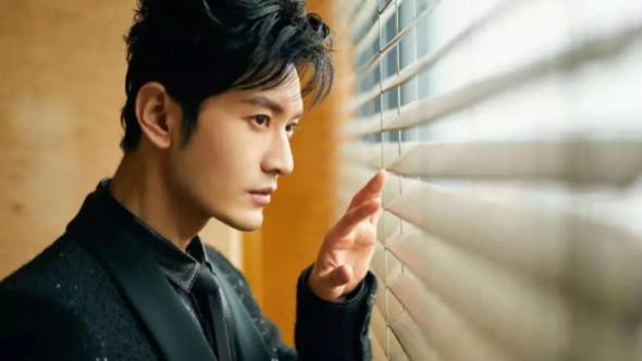 黄晓明|黄晓明默默捐物口碑回暖！纵观他的这些年，娶baby成了口碑分界线