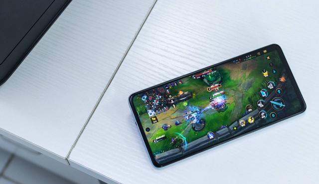 realme|iQOO神机持续清仓，满血骁龙芯+LCD屏+64MP三摄，还有耳机孔哦