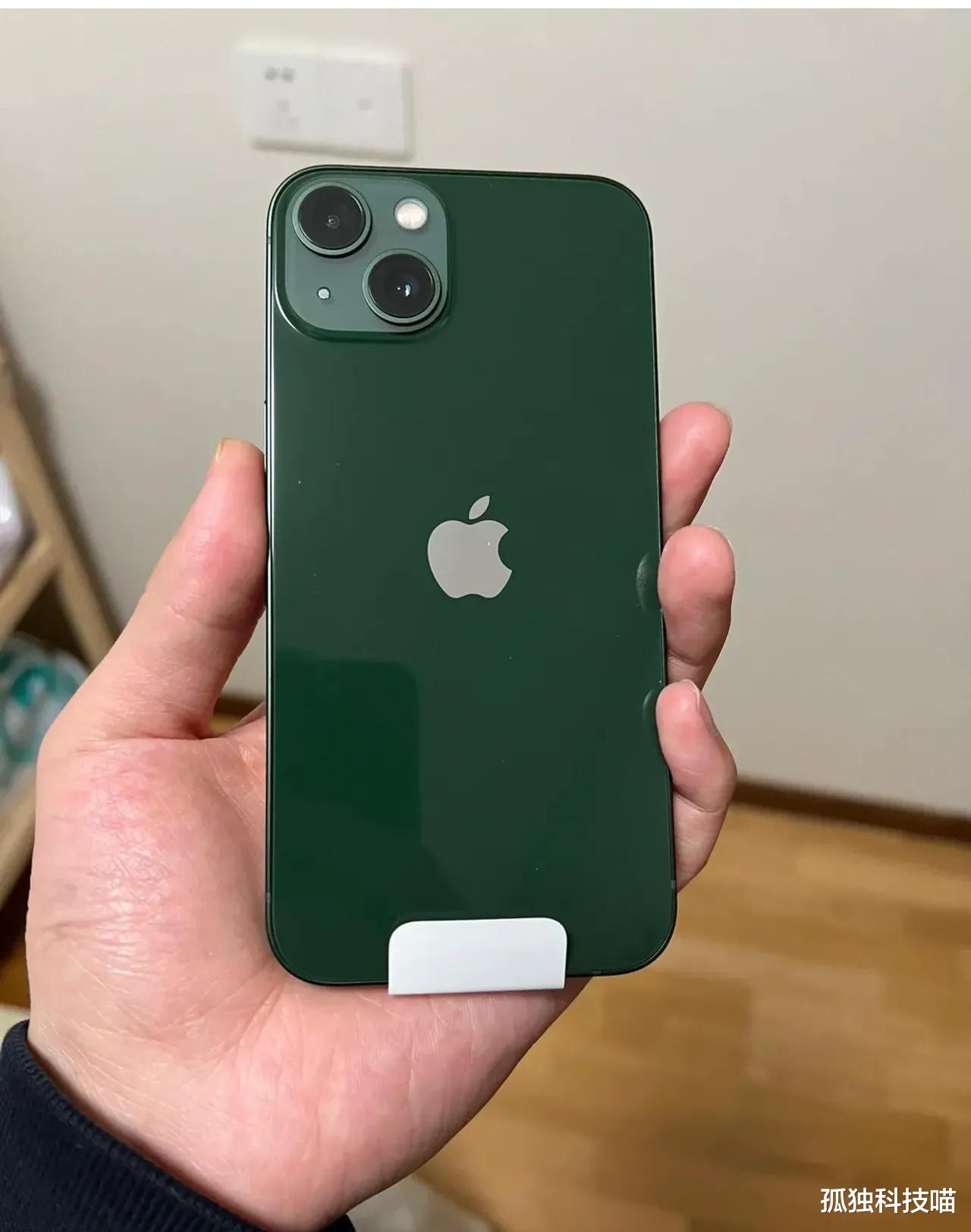 vivo|苹果1200万像素比国产一亿像素还厉害,说明国产机把摄像头装上去就完事了