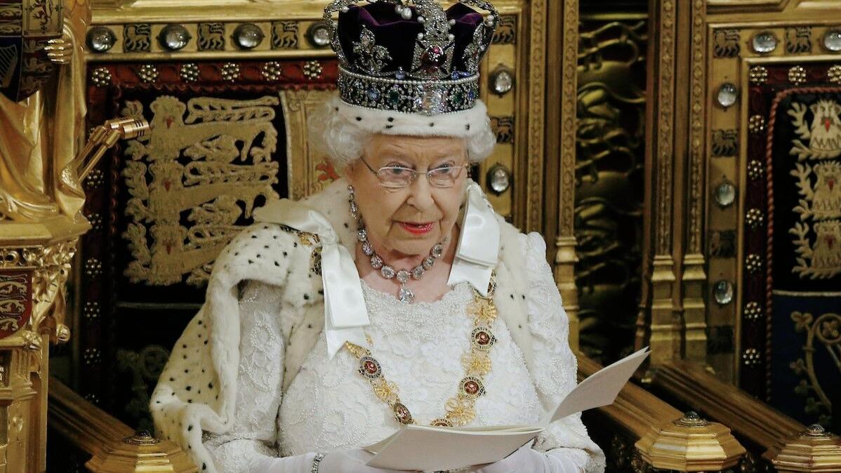 英国女王有多少珠宝？盘点伊丽莎白二世的各种王冠和私藏珠宝