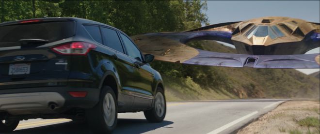 珍妮弗|《女浩克》第1集彩蛋解析，打破第四面墙，月光骑士与钢铁侠客串