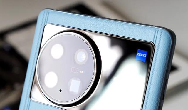 playstation5|央视亲自点赞，“国产黑马”首战告捷，这才是旗舰该有的样子