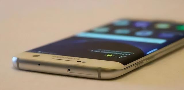 曲面屏|为什么很多用过曲面屏的人,换下一台手机时,都不考虑曲面屏了?