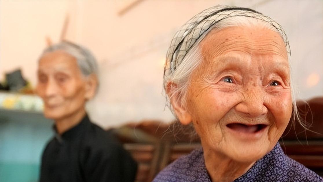 社区卫生服务中心|老年人防治新冠，尽量少出门，在家做点啥？有助于提高免疫力？