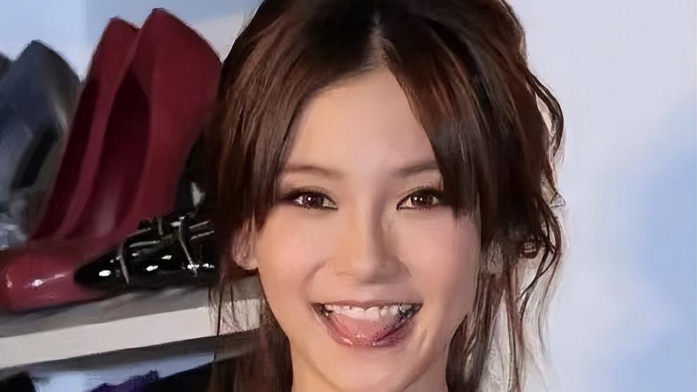 刘亦菲|杨颖的排骨胸，刘亦菲的萝卜腿，身材不行颜值来凑的10位女星