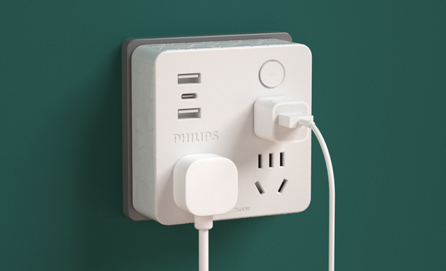 水立方|狭小空间里使用插座，这些产品就很适合