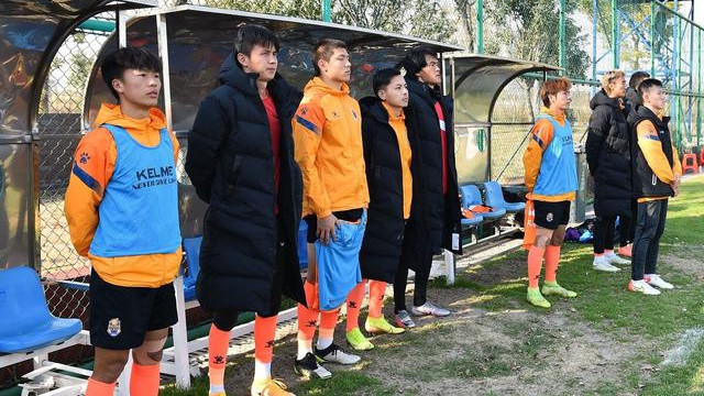 官宣|官宣！国内职业足坛首支“孩子队”诞生！U16整搬进一队+创新纪录