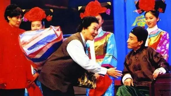 春晚|春晚10个经典小品：有的出道即巅峰，有的开播前一刻才拍板