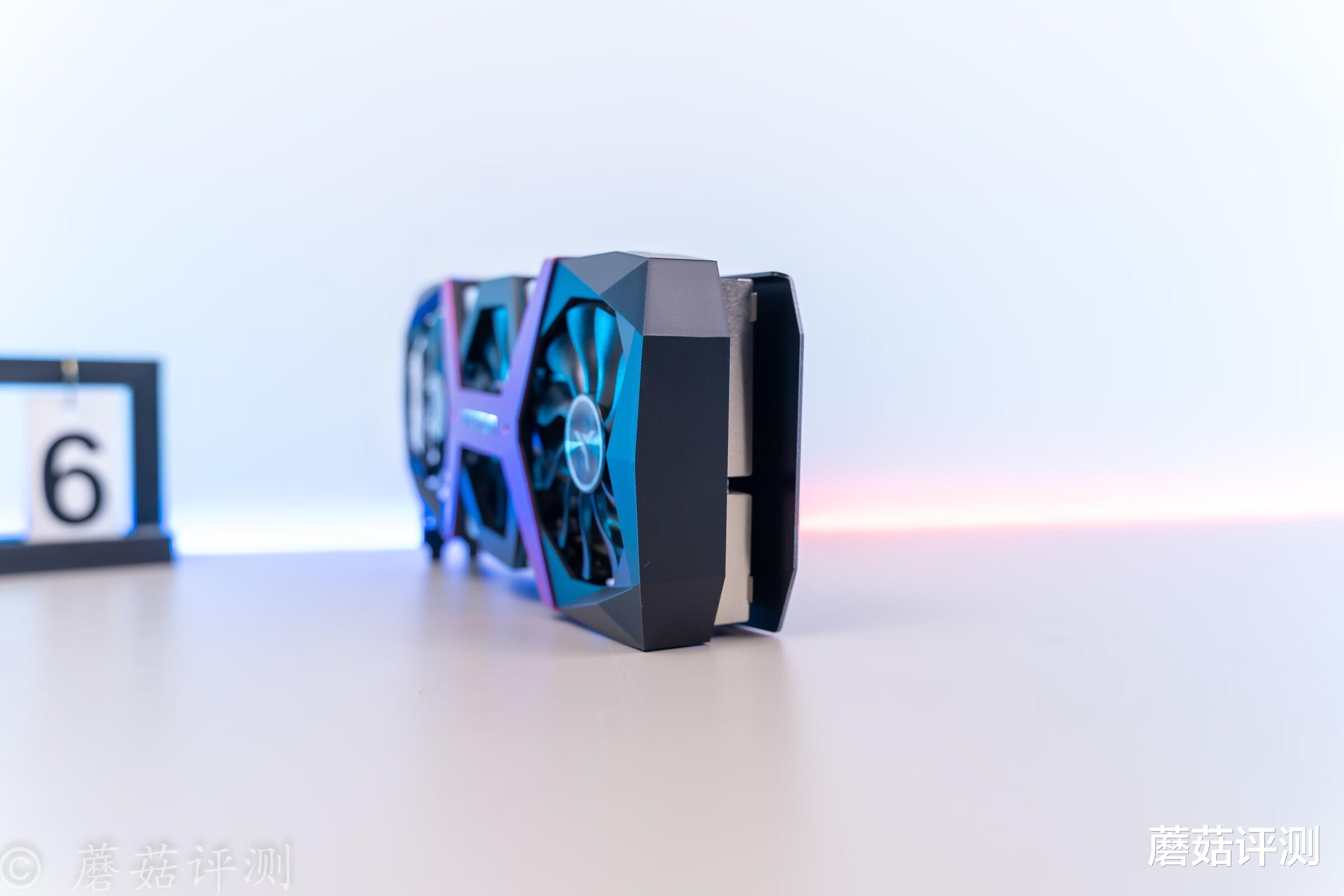 云闪付|体积小巧精致，轻松放到桌面、盈通RX6650XT游戏高手显卡 装机体验