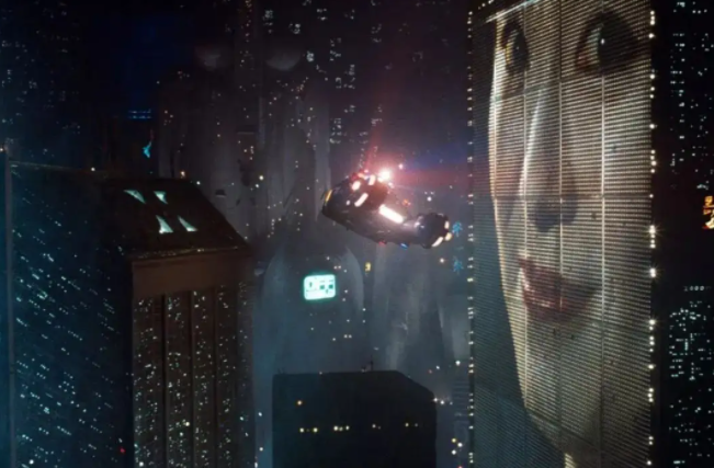 《银翼杀手2049》就是一部艺术电影，特效顶尖，剧情顶尖