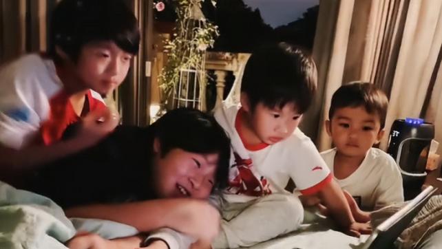 冉莹颖|冉莹颖晒照疑生下4胎，小儿子吊萌可爱颜值高，网友：这就是命