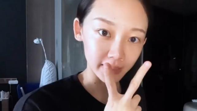 |苗苗分享孕晚期生活，为抢菜一宿不睡，素颜皮肤水嫩尖下巴抢镜