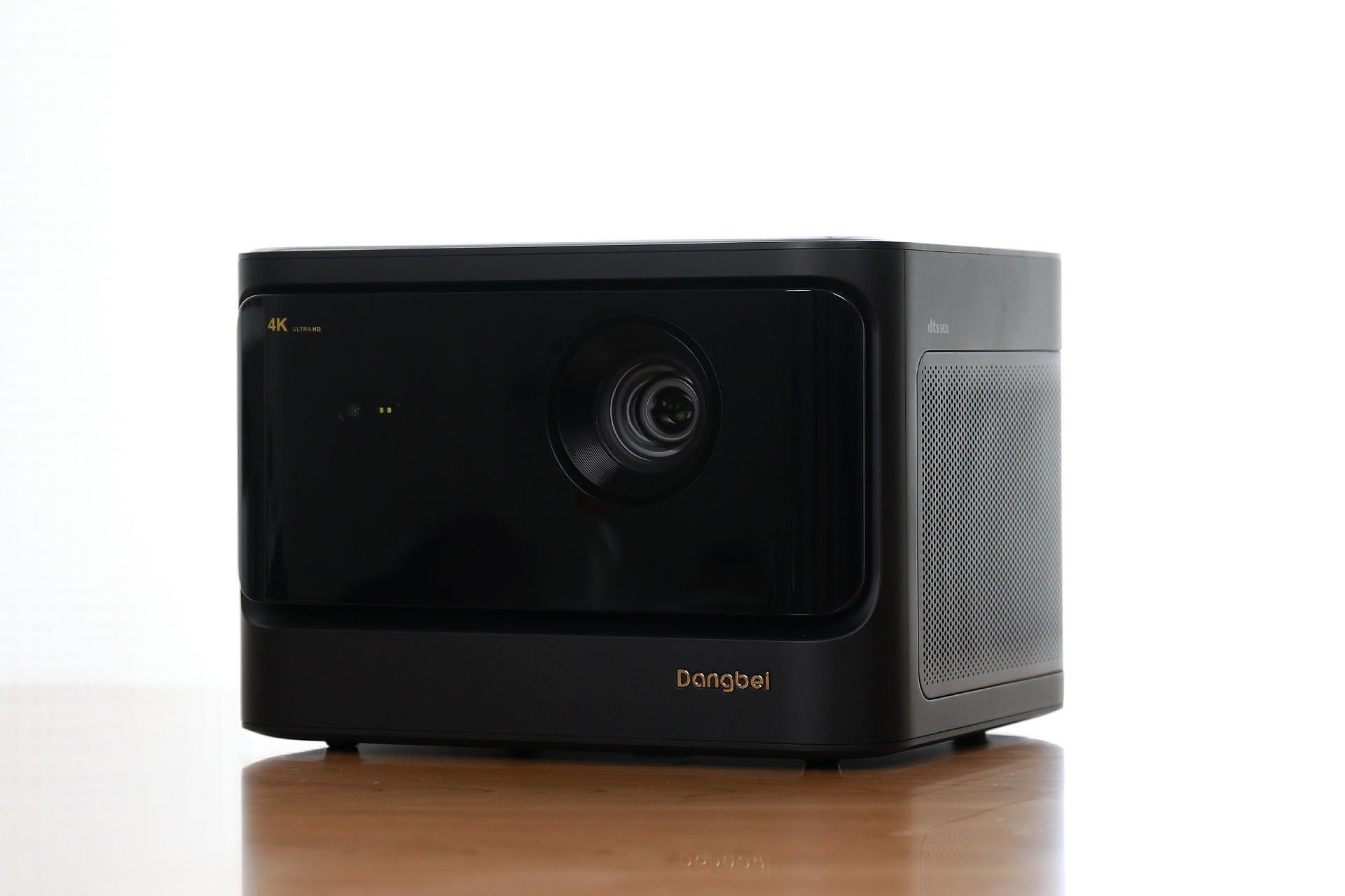 创意设计|「必看干货」投影仪选购指南,附三台国产高端4K投影仪详细对比