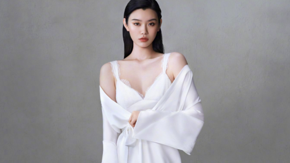 奚梦瑶|奚梦瑶晒倒立瑜伽照片：下一个目标是不靠墙