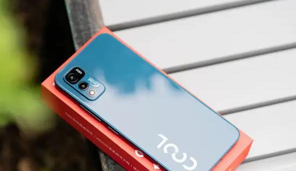 荣耀|适合“捡漏”的三款“百元机”！第一款性能出色，第三款最流畅！