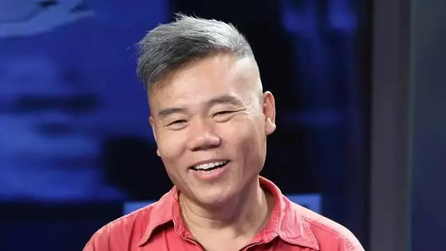 到底是什么人在最近不厌其烦、连篇累牍地批评和质疑司马南？