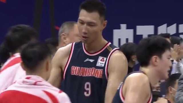 广东男篮|爆冷！最强阵广东不敌新疆，全队21次失误，阿联15分，杜锋玩大了