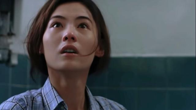 张柏芝|张柏芝发最新动态，三岁小儿子出镜，梳波波头迈小撇步好可爱