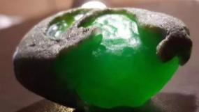 翡翠|翡翠原石交易市场需要注意些什么呢？这几点都不能忽略