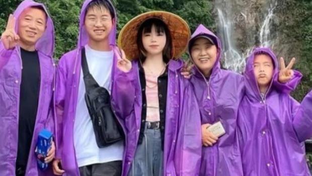 |孙海洋下播吃稀饭有滋味，孙辉陪妈妈运动累到喊叫，网友：伤膝盖