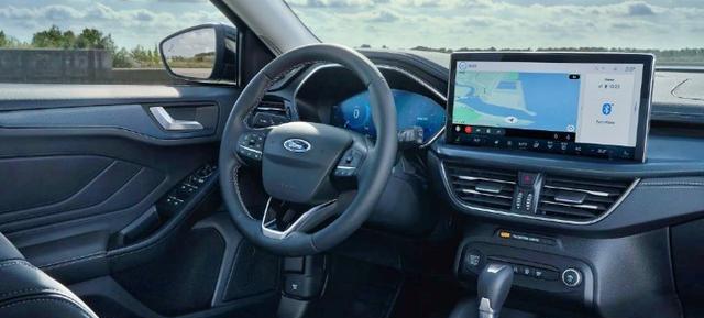 VR|2.15亿辆车都用黑莓车载系统,苹果不慌?