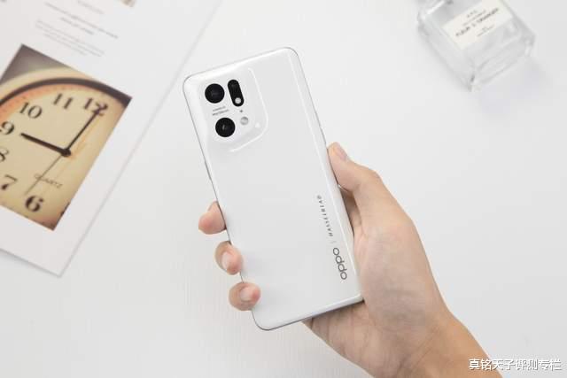 sk海力士|苹果开始玩配色游戏?一成不变的外观与国产比,哪个更受欢迎?