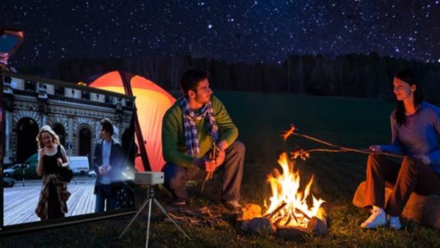 投影仪|如何选购便携式投影仪，灵映教你认准这两点