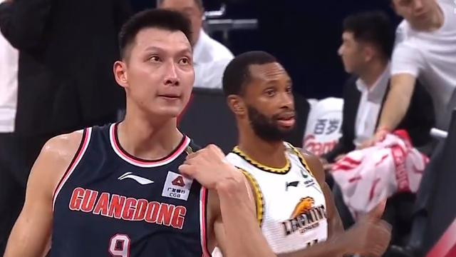 广东男篮|24-47！广东队2大耻辱纪录诞生，辽宁队爆发，易建联6分+杜峰摇头