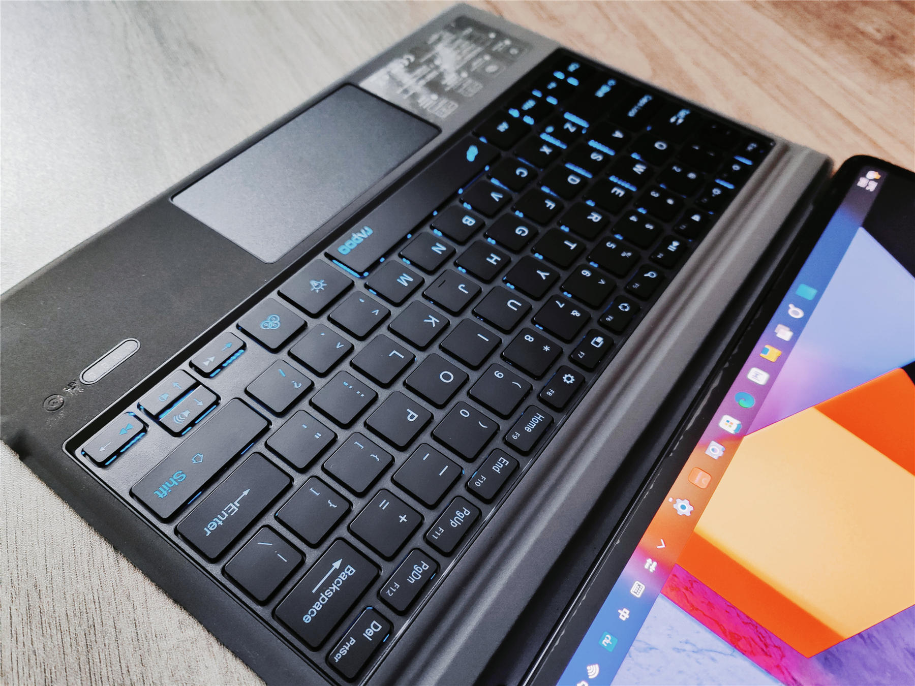 键盘|微软Surface真机开模，完美手势RGB背光，这款键盘真是绝搭好物