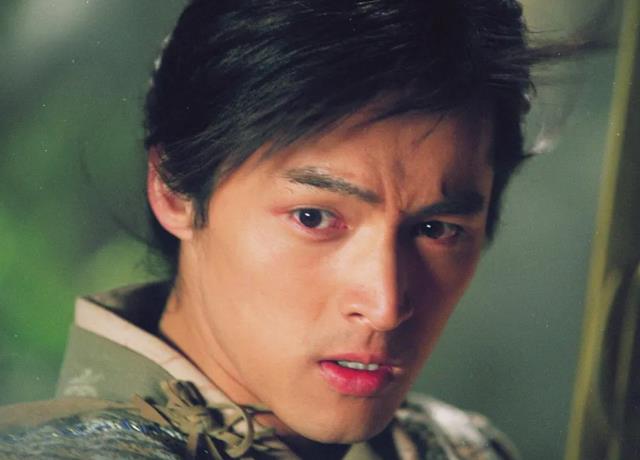 胡歌|胡歌新剧即将开机，新头像引人注目，网友：梅开二度