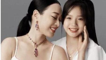 钟丽缇|钟丽缇分享近照，和两个女儿同框，母女三人精致又美丽