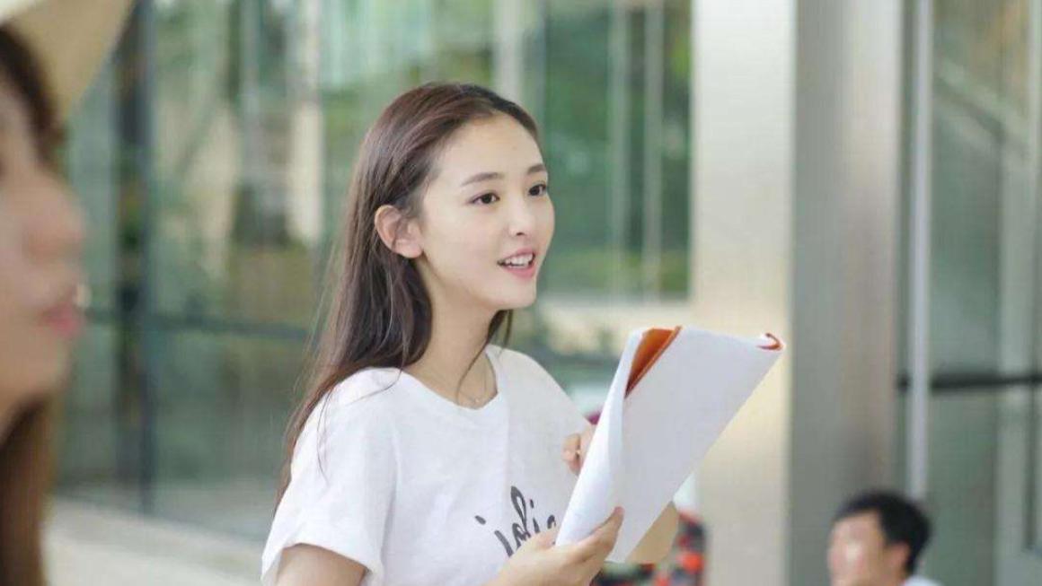 校花|娱乐圈红过的校花遍地跑，有人离婚，有人变笑话，混出头的没几个