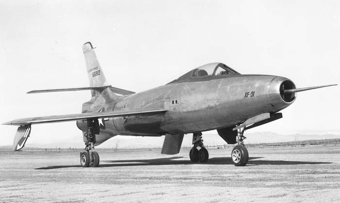 |1949年5月9日,XF-91 Thunderceptor首飞。