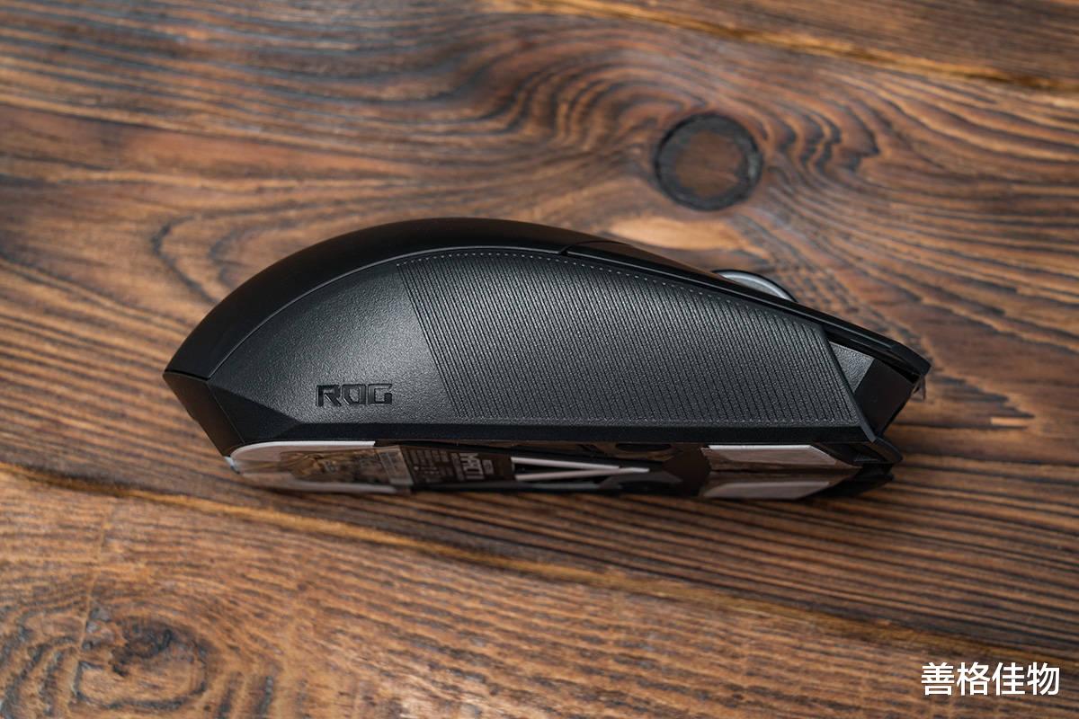 鼠标|别被它的游戏名头吓退,这款轻量化简洁风格的鼠标,办公用更Nice