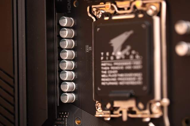 ufs|B660M主板也能玩转i9-12900K? 暑期实用装机实测