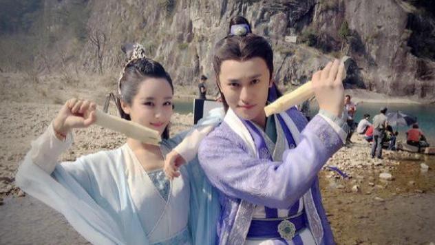 秦俊杰|杨紫秦俊杰被拍，男方被指“蹭流量”宣剧，言语透露茶气