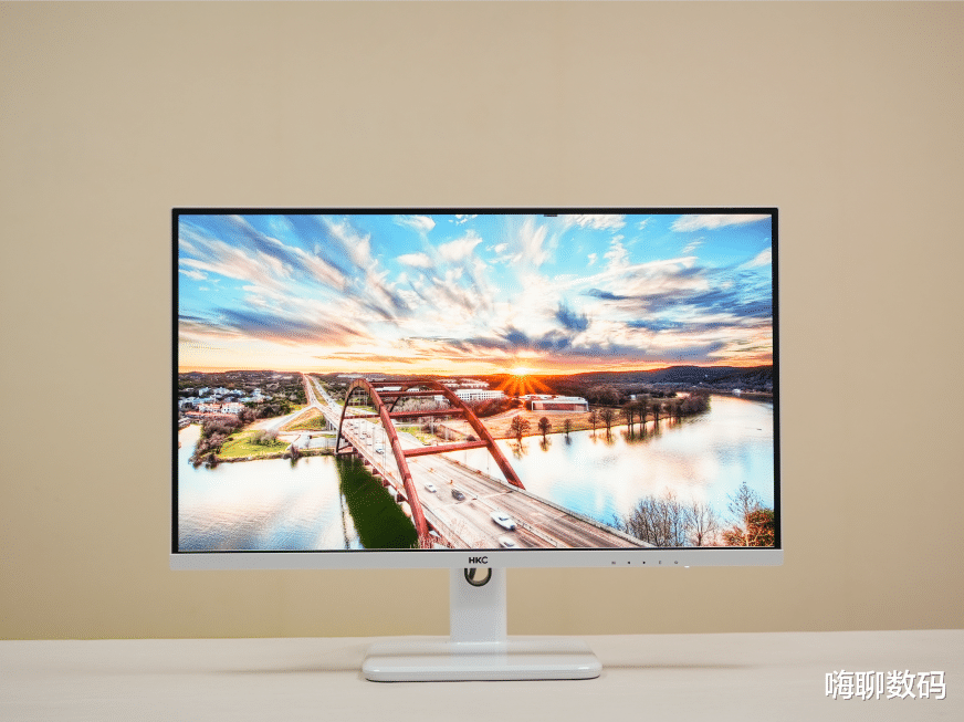 |本颜狗终于买到好看又中用的显示器啦！HKC TG271Q白色显示器开箱