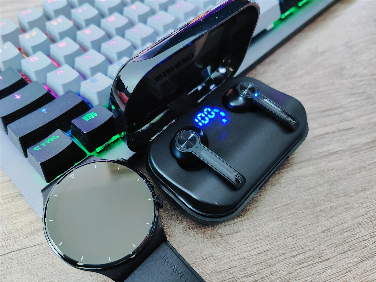 佳能|英雄莫问出处｜有料就行，这款真无线降噪耳机挺会造