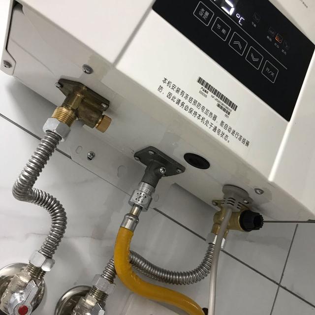燃气热水器|一个月前换了燃气热水器,和电热水器相比,一处不足,三处很优秀