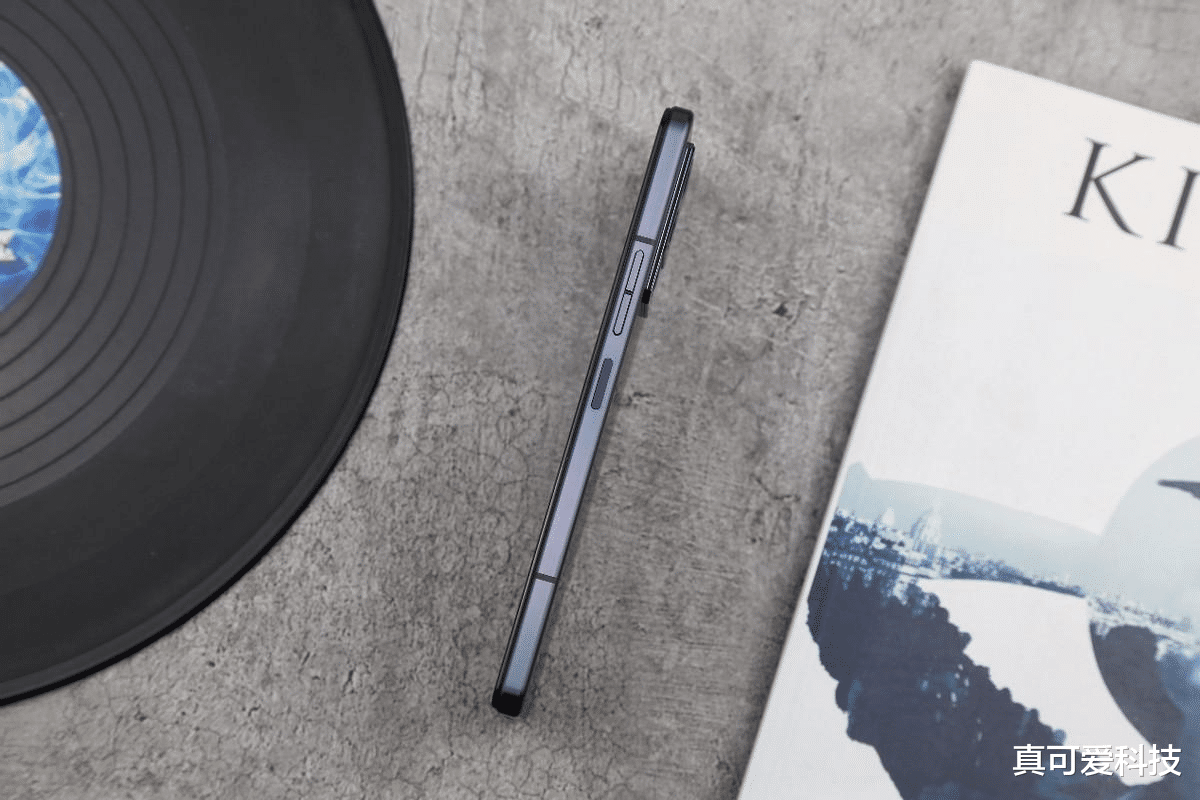 华硕灵耀|对比ROG6和红魔7S，拯救者Y70还有没有机会？实际体验就是答案