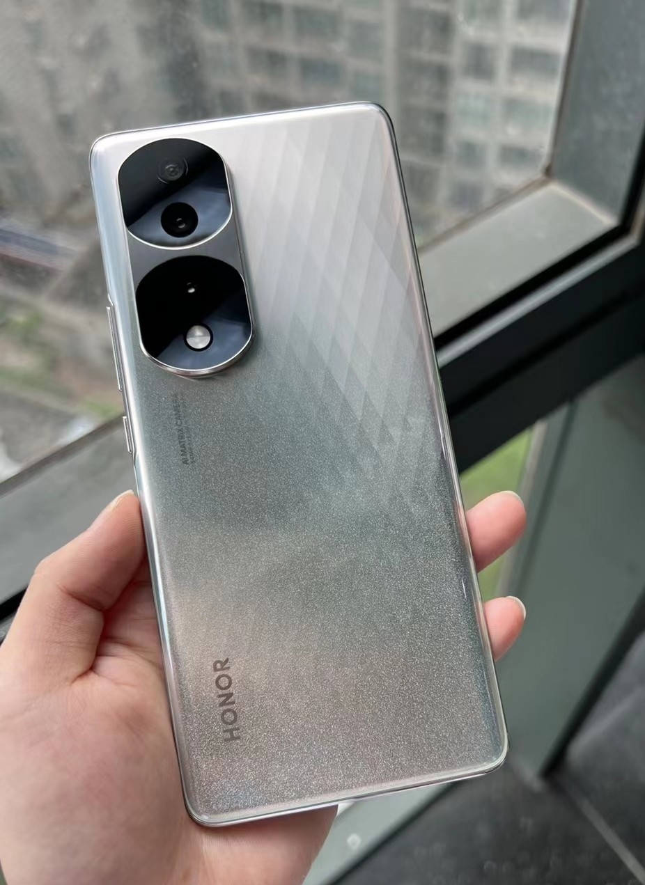 电池|准大学生换机攻略：3K价位真香机成首选，用个3-5年没问题