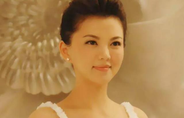 李湘|王岳伦竟然公开吐槽李湘？离婚不到一年，二人生活却天差地别