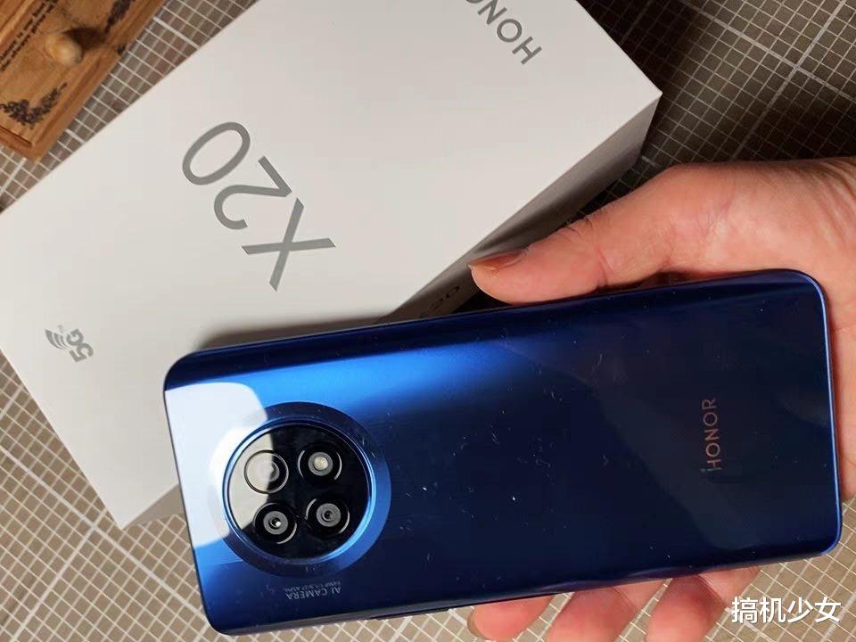 华为荣耀|高颜值荣耀手机加速清仓,超窄边框+LCD高刷屏,从2199跌至1299元