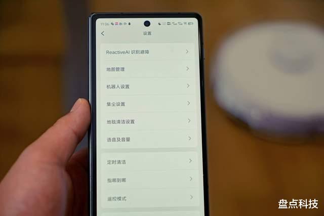 音箱|石头扫拖机器人T8 Plus上手：大吸力+集尘设计，一年只倒6次垃圾？