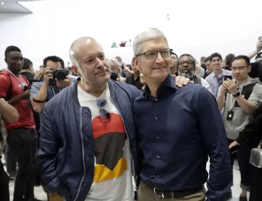 苹果|库克尴尬了，媒体称库克对设计不感兴趣，逼走苹果首席设计师