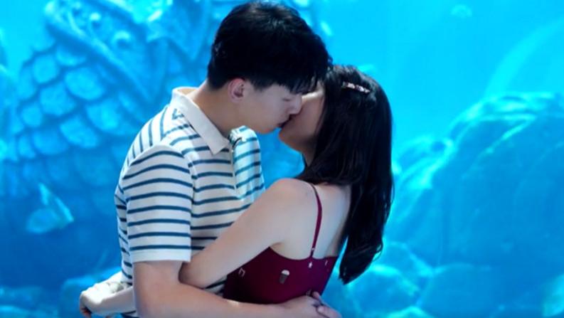 我是真的讨厌异地恋|这个国产票房冠军，拿得是真丢人啊！